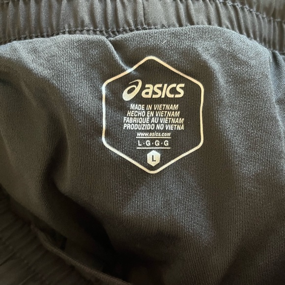 ASICS black and white running shorts with mesh and back pocket. Size Large. - Picture 3 of 4
